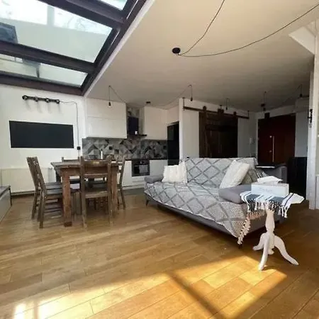 Wyjatkowy 2-poziomowy Klimatyzowany Loft Łódź
